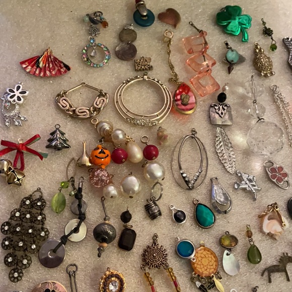 Bundle 105 pendent lot - Picture 2 of 7